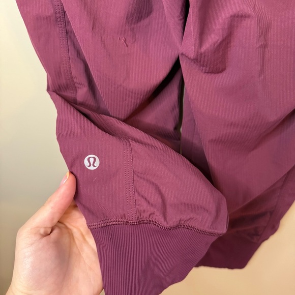LULULEMON In Flux Crop Pants Plum 4 - Picture 9 of 11